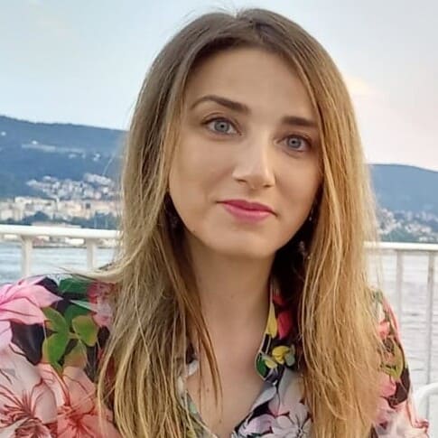 Dr Elena Longo